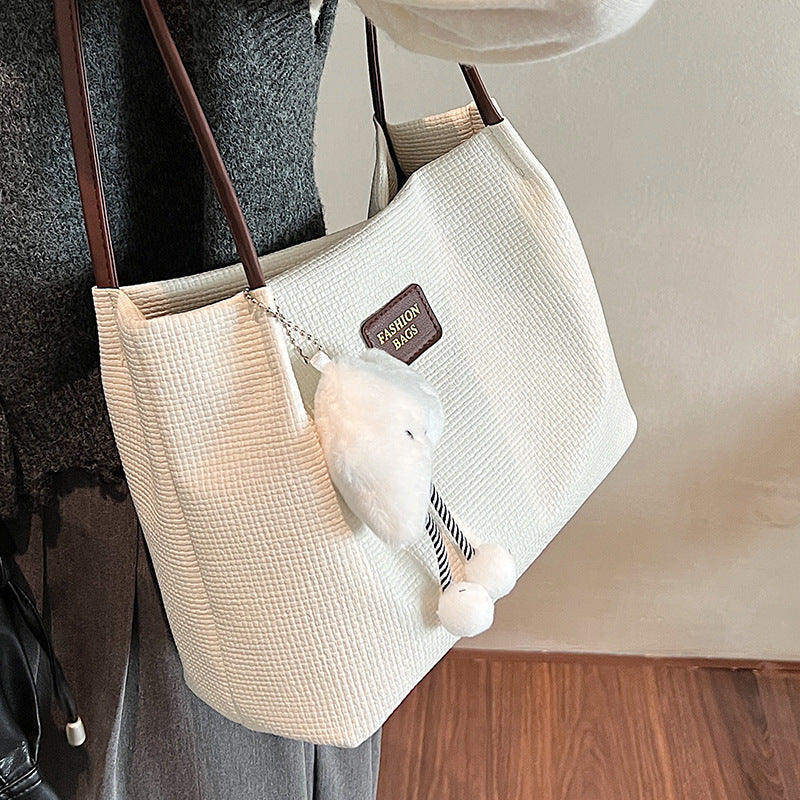 Damen Schultertasche mit hochwertiger Textur und eleganten Akzenten Nord Taschen