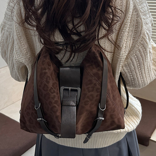 Damen Hobo-Tasche aus hochwertigem Kunstleder mit elegantem Schnallenverschluss Nord Taschen