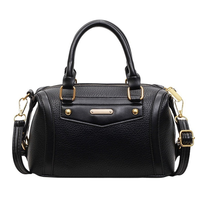 Damen Handtasche aus hochwertigem Kunstleder mit elegantem Kettenakzent Nord Taschen