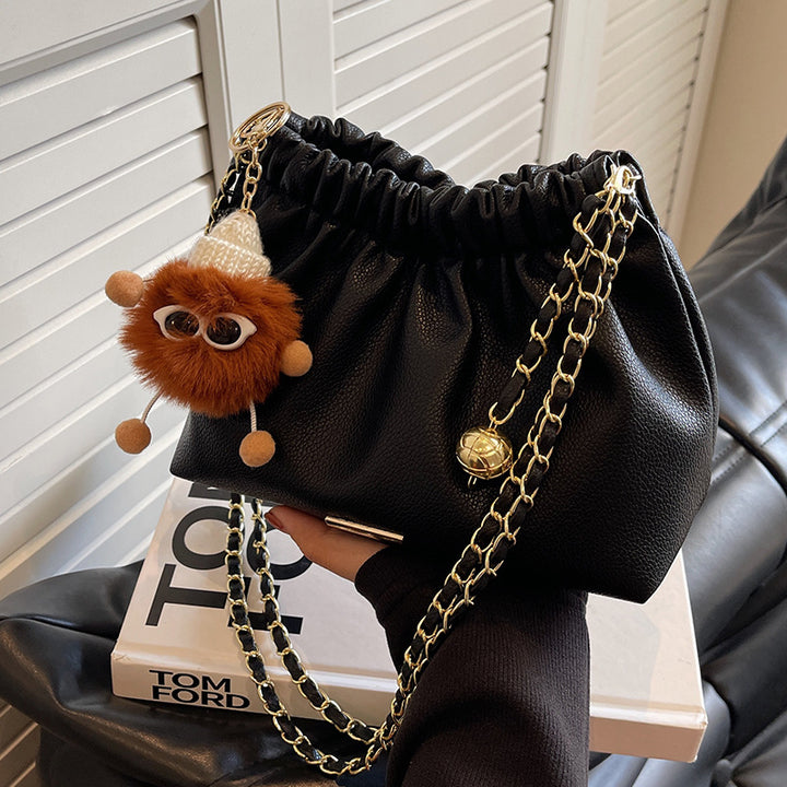 Damen Beuteltasche mit elegantem Faltendesign und charmanten Details Nord Taschen