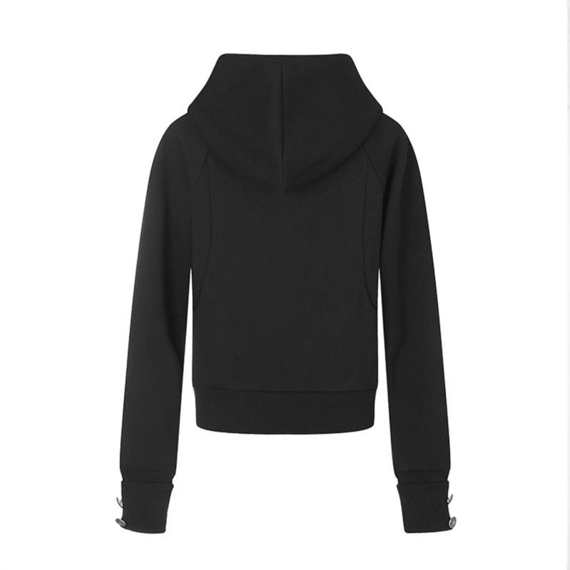 Damen taillierte Kapuzen‑Sweatjacke mit Frontreißverschluss, Nietenbesatz und Taschenapplikation Nord Taschen