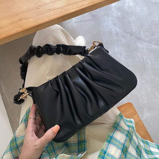 Damen Clutch mit raffiniertem Raffungseffekt und praktischem Tragriemen Nord Taschen
