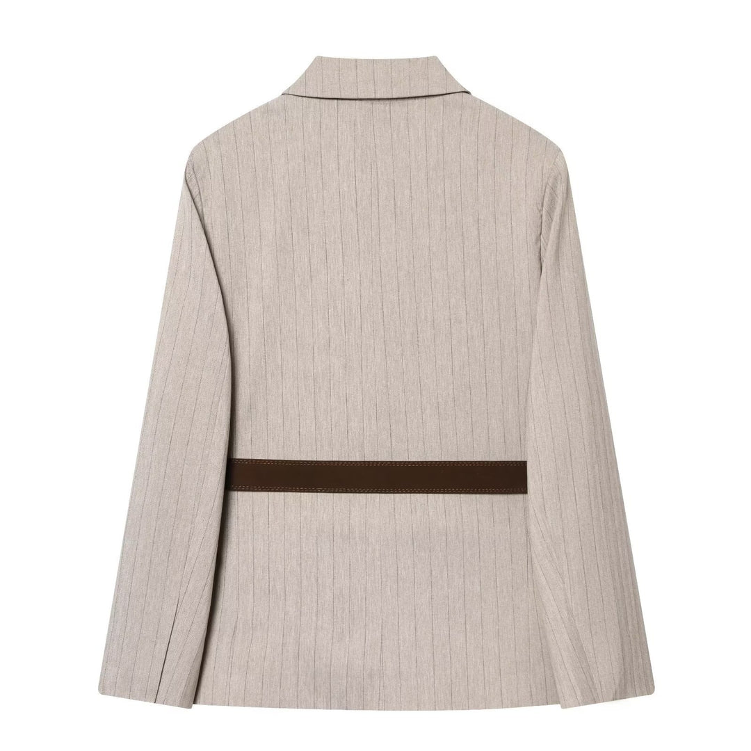 Damen Taillierter Nadelstreifen-Blazer mit Kontrastgürtel und Reverskragen Nord Taschen