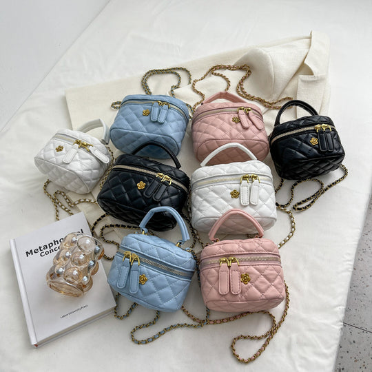 Damen Mini-Tasche im eleganten Steppdesign mit goldenen Akzenten | Nord Taschen
