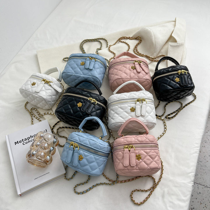 Damen Mini-Tasche im eleganten Steppdesign mit goldenen Akzenten | Nord Taschen