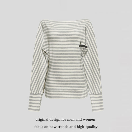 Damen Figurbetontes Streifen-Langarmshirt mit weitem Boot-Ausschnitt und verkürzten Fledermausärmeln Nord Taschen
