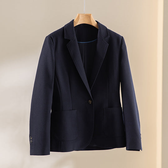 Damen Zweiteiliges Business-Kostüm mit tailliertem Blazer und weitem Midirock Nord Taschen