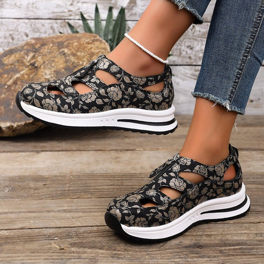 Damen Sandalen mit floralen Ausschnitten und komfortabler Sohle Nord Taschen
