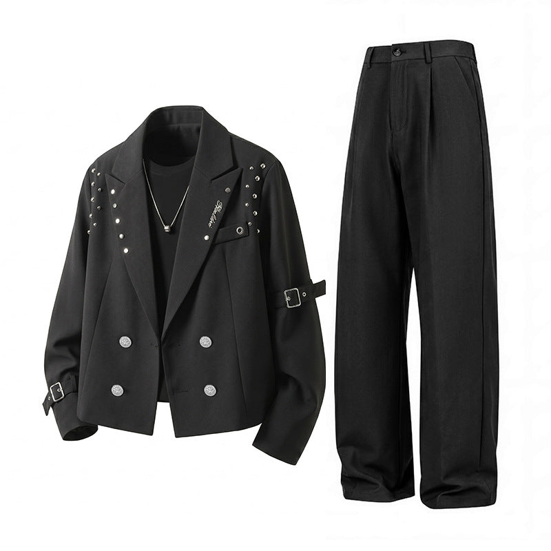 Herren Kurzblazer-Jacke im Rockigen Biker‑Look mit Nietenbesatz, Doppelreiher & Ärmel-Schnallen Nord Taschen