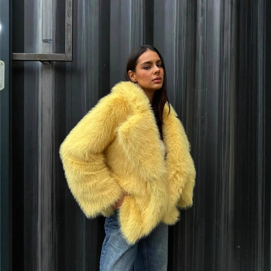 Damen Kurzer Oversize Kunstpelz-Mantel mit voluminösem Schalkragen Nord Taschen