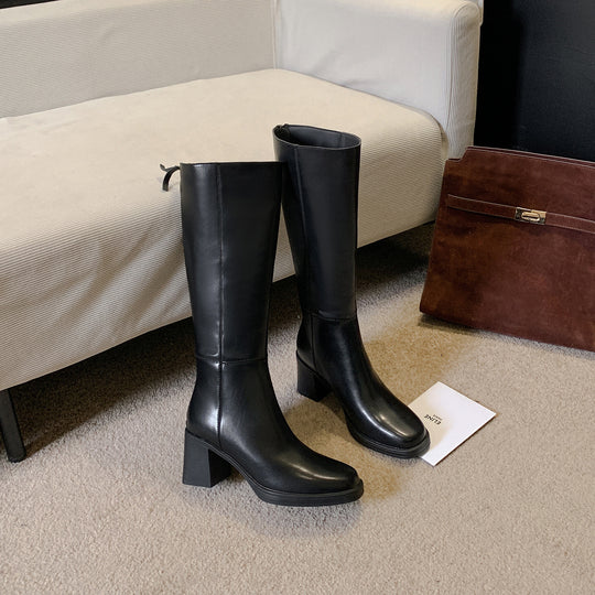 Damen Kniehohe Glattleder-Stiefel mit skulpturalem Blockabsatz und Rückenreißverschluss Nord Taschen