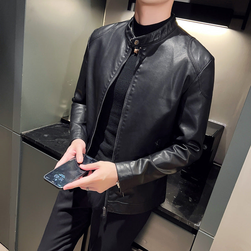 Herren schlanker Kunstlederblouson Motorrad-inspiriertes Design mit kurzem Stehkragen und verdecktem Reißverschluss Nord Taschen