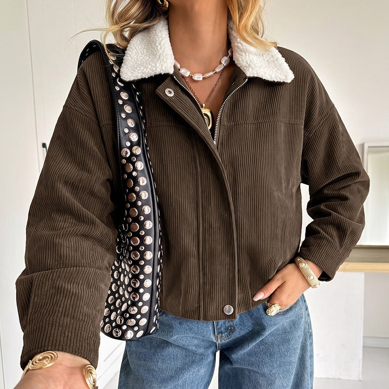 Damen Kurzgeschnittene Cordjacke mit Teddyfutter und Schafkragen Nord Taschen
