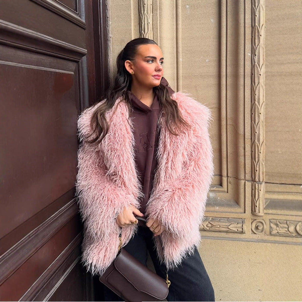 Damen Kurz geschnittener Oversize Kunstfell-Mantel mit voluminösem Schalkragen und lockiger Struktur Nord Taschen