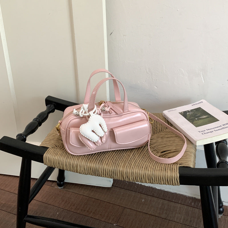 Damen verspielte Mini-Handtasche mit charmantem Tieranhänger Nord Taschen
