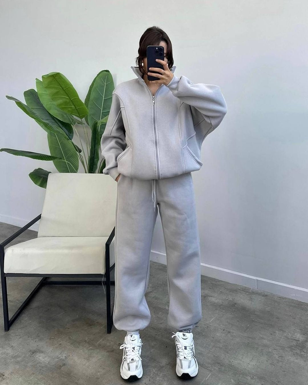 Damen Oversize Fleece-Set mit Reißverschlussjacke und weiten Jogginghosen Nord Taschen
