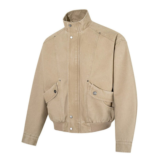Herren Kurz geschnittene Utility-Bomberjacke aus Baumwoll-Canvas mit Stehkragen, verdeckter Druckknopfleiste und geripptem Saum Nord Taschen