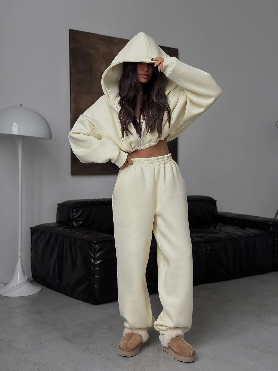 Damen kurzes Oversize-Scuba-Zip-Hoodie mit Tunnelzug und figurformender High-Waist-Jogginghose Nord Taschen
