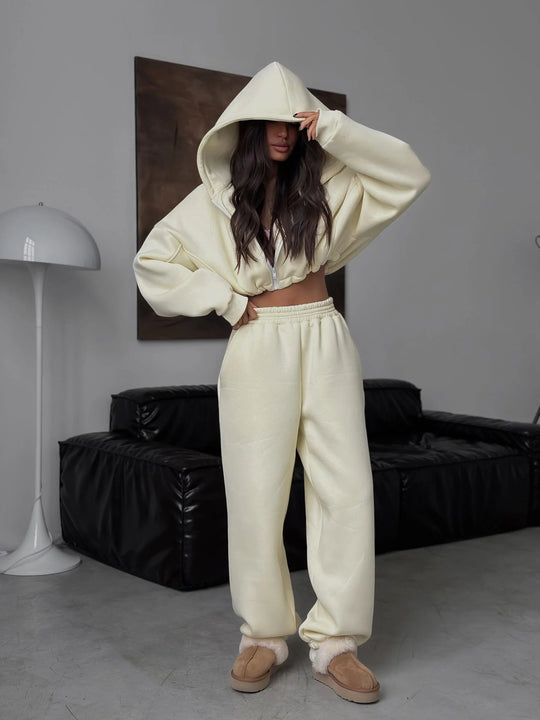 Damen kurzes Oversize-Scuba-Zip-Hoodie mit Tunnelzug und figurformender High-Waist-Jogginghose Nord Taschen