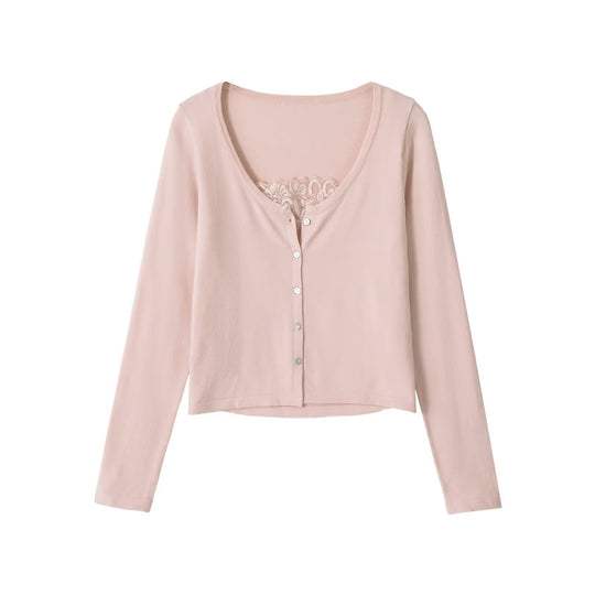 Damen Kurzcardigan aus Feinstrick mit V‑Ausschnitt, Knopfleiste und Spitzeneinsatz Nord Taschen