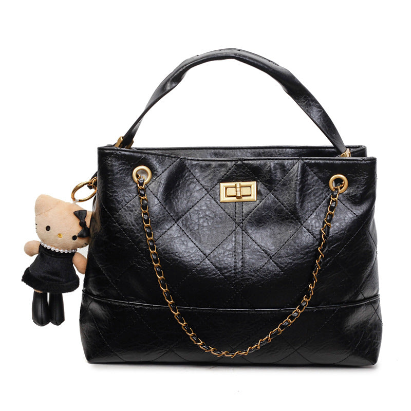 Damen modische Handtasche mit strukturiertem Design und süßem Anhänger Nord Taschen