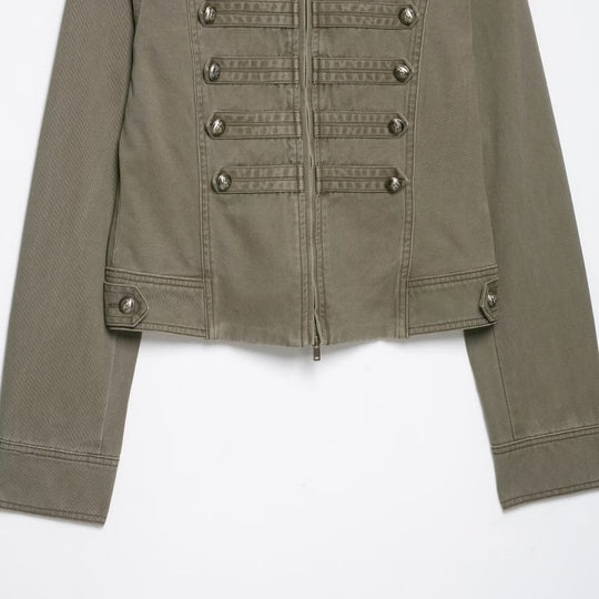 Damen Military-inspirierte Kurzjacke mit Stehkragen, Zierpatten und Reißverschluss Nord Taschen