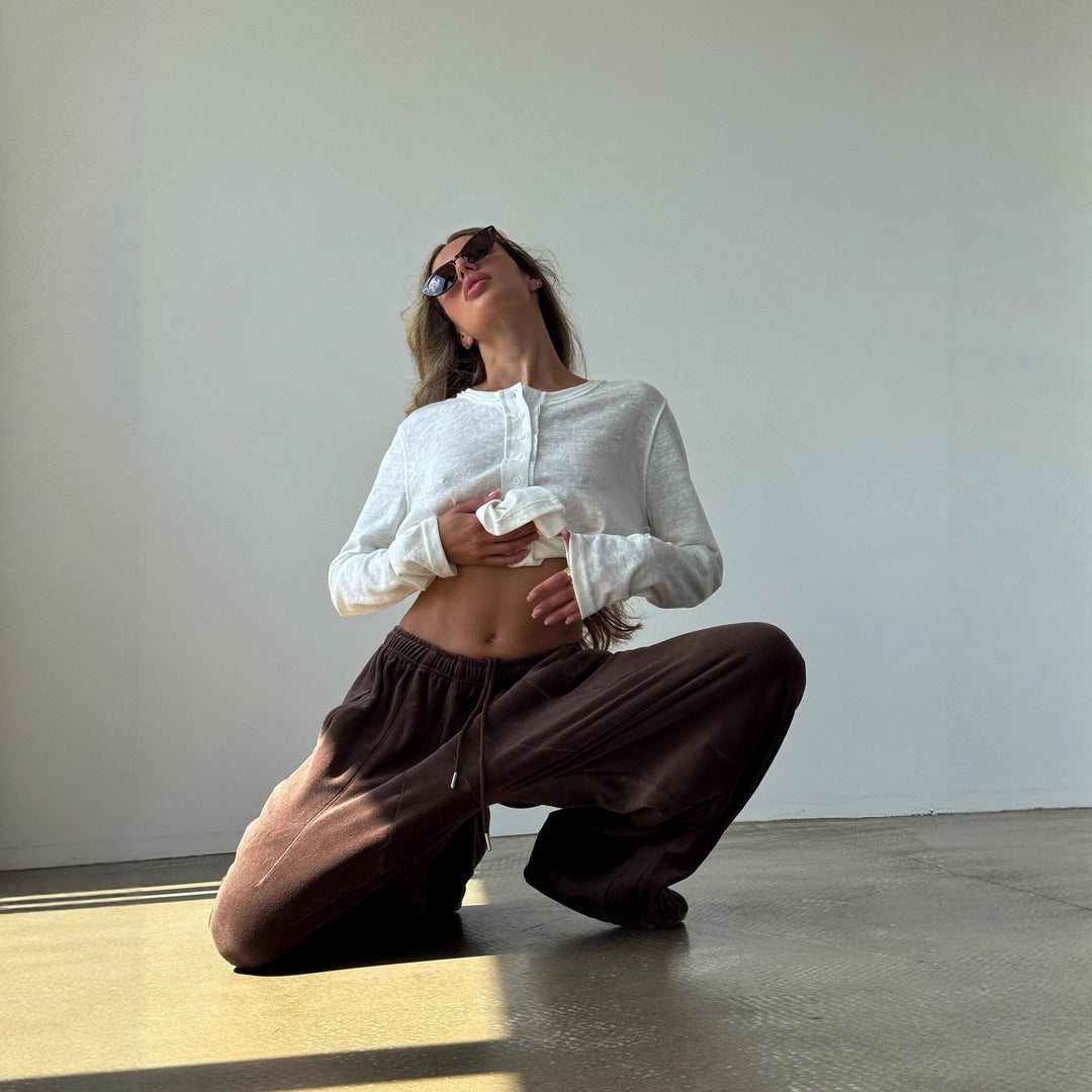 Damen weite Velours-Hose mit elastischem Bund und praktischen Seitentaschen