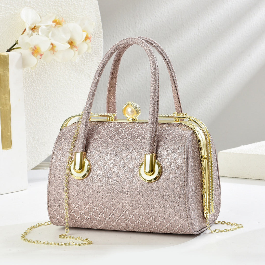 Damen Handtasche mit eleganter Struktur und schimmernden Details Nord Taschen