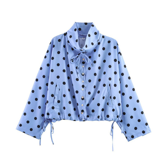 Damen Gepunktete Cropped Bluse‑Jacke mit hohem Tunnelzugkragen und Kordelbund Nord Taschen
