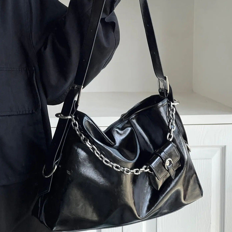 Damen elegante Schultertasche mit modischem Kettengriff Nord Taschen
