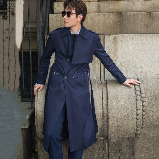 Herren langer doppelreihiger Trenchcoat mit Sturmklappe und D-Ring-Details Nord Taschen