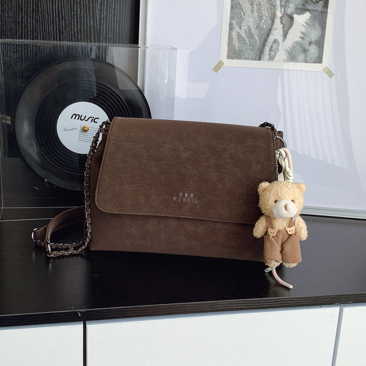 Damen Umhängetasche mit verspieltem Teddy-Anhänger Nord Taschen