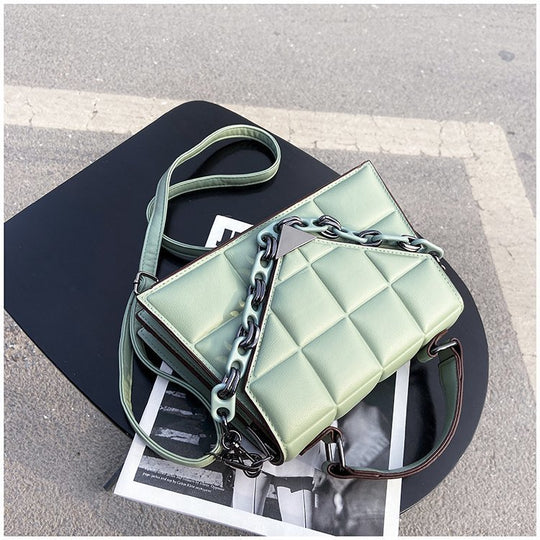 Damen elegante Umhängetasche mit innovativem Kettenakzent Nord Taschen