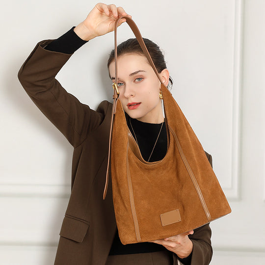 Damen Hobo-Tasche aus hochwertigem Wildleder mit elegantem Tragegriff Nord Taschen