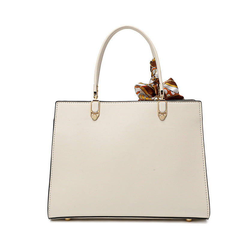 Damen stilvolle Handtasche mit floralem Stickdesign und elegantem Schal Nord Taschen