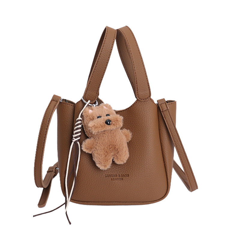 Damen kleine Handtasche mit abnehmbarem Plüschanhänger Nord Taschen