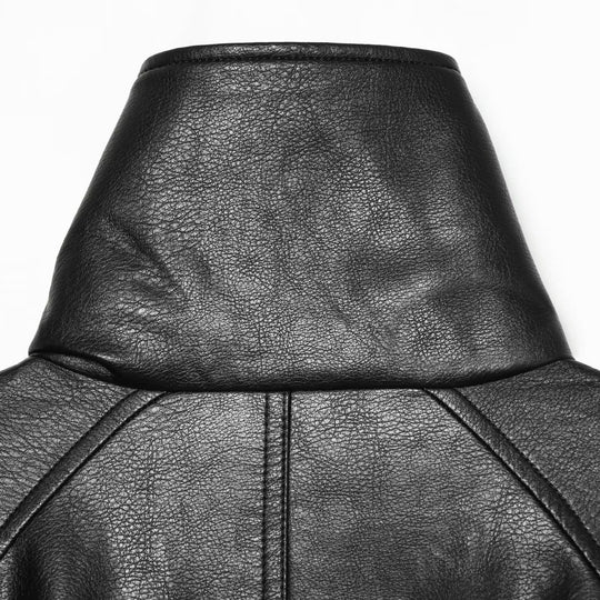 Damen Kurze Lederimitat-Jacke mit hohem Stehkragen, Doppelreihe und Kordelzugbund Nord Taschen