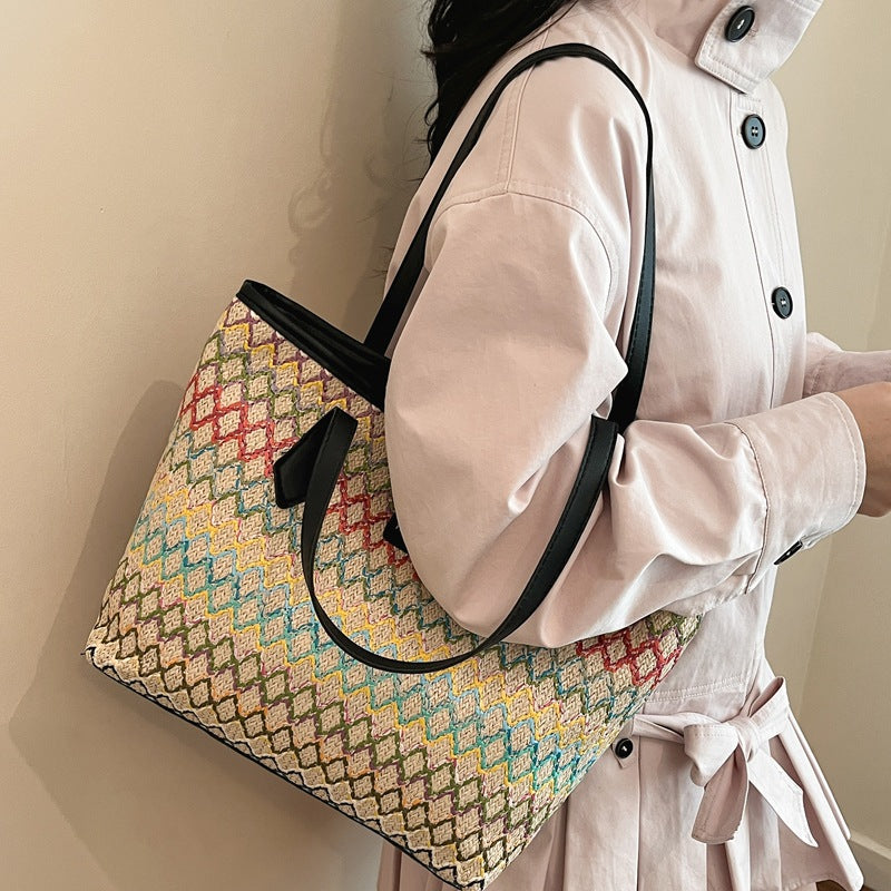 Damen stilvolle Einkaufstasche aus beschichtetem Material mit buntem Muster Nord Taschen