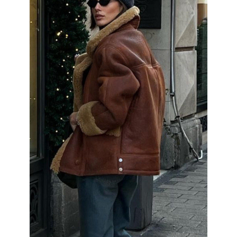 Damen Oversize Lammfell‑Optik Fliegerjacke mit voluminösem Schalkragen Nord Taschen