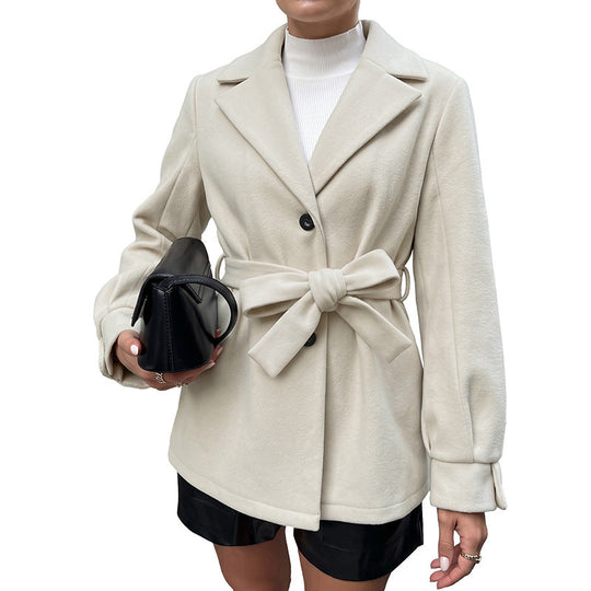 Damen Kurzjacke mit Taillenbindegürtel, Reverskragen und Knopfleiste Nord Taschen