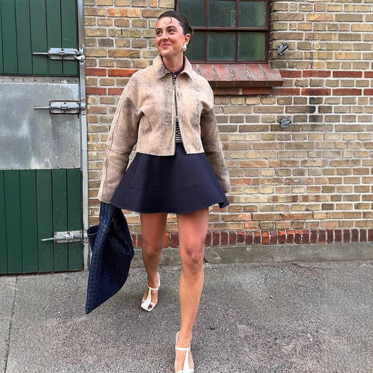 Damen Kurz geschnittene Velourslederjacke in Used‑Optik mit extra langen Ärmeln und Zwei‑Wege‑Reißverschluss Nord Taschen