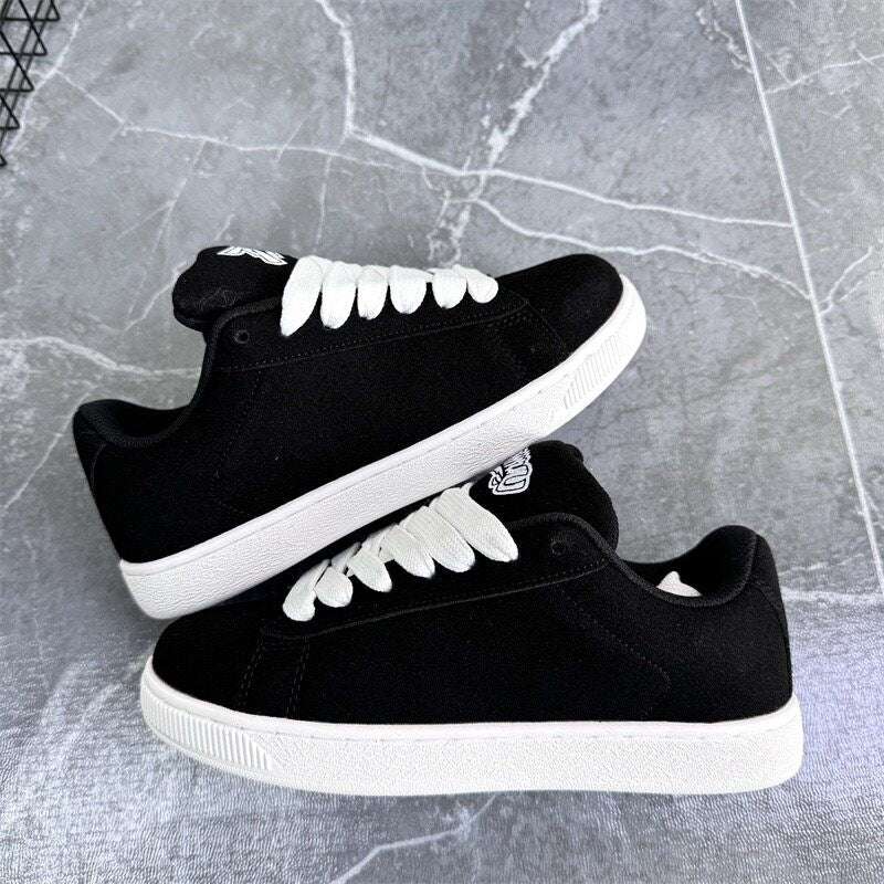 Herren Sportliche Sneakers aus Wildleder Nord Taschen