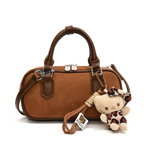 Damen modische Handtasche mit plüschigem Anhänger Nord Taschen