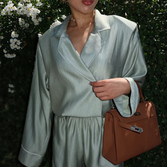 Damen Satin-Zweiteiler mit Wickelbluse, weiten Hosen und elastischem Bund Nord Taschen