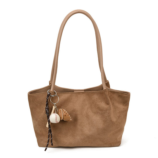 Damen Schultertasche aus weichem Kunstleder mit eleganten Akzenten Nord Taschen