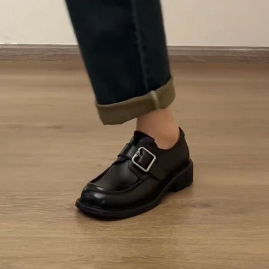 Damen Schnallen‑Loafer mit quadratischer Kappe und markanter Plateausohle Nord Taschen