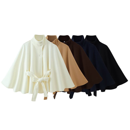 Damen 2900+ eleganter kurzer Cape‑Umhang mit Stehkragen, Knopfleiste und Taillenband Nord Taschen