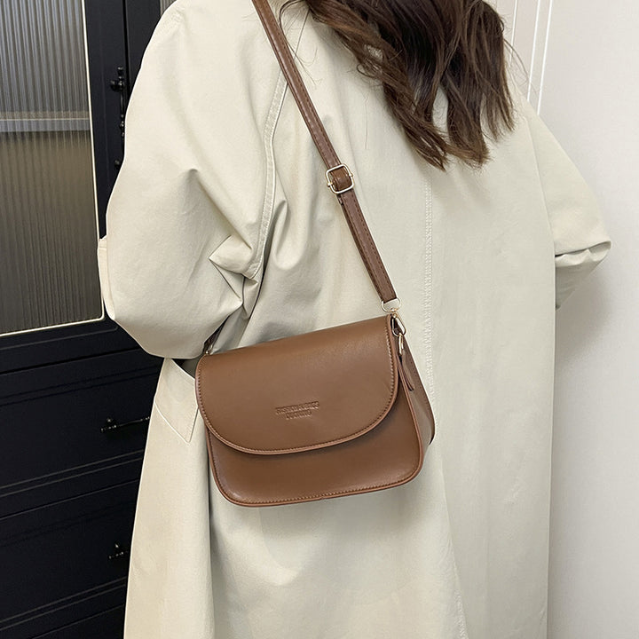 Damen elegante Umhängetasche mit praktischer Klappöffnung und geschmeidigem Design Nord Taschen