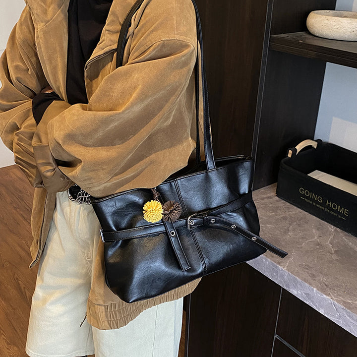 Damen Tragetasche mit elegantem Design und praktischen Details Nord Taschen