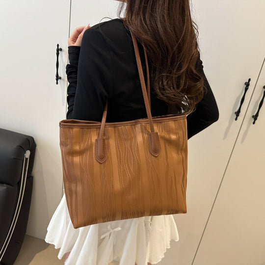 Damen große Shopper-Tasche mit innovativer Wellenstruktur Nord Taschen